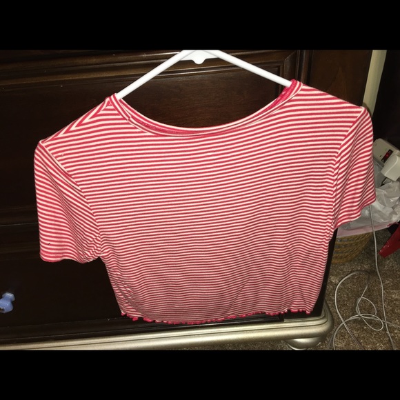 American Eagle Crop Top - Picture 2 of 2